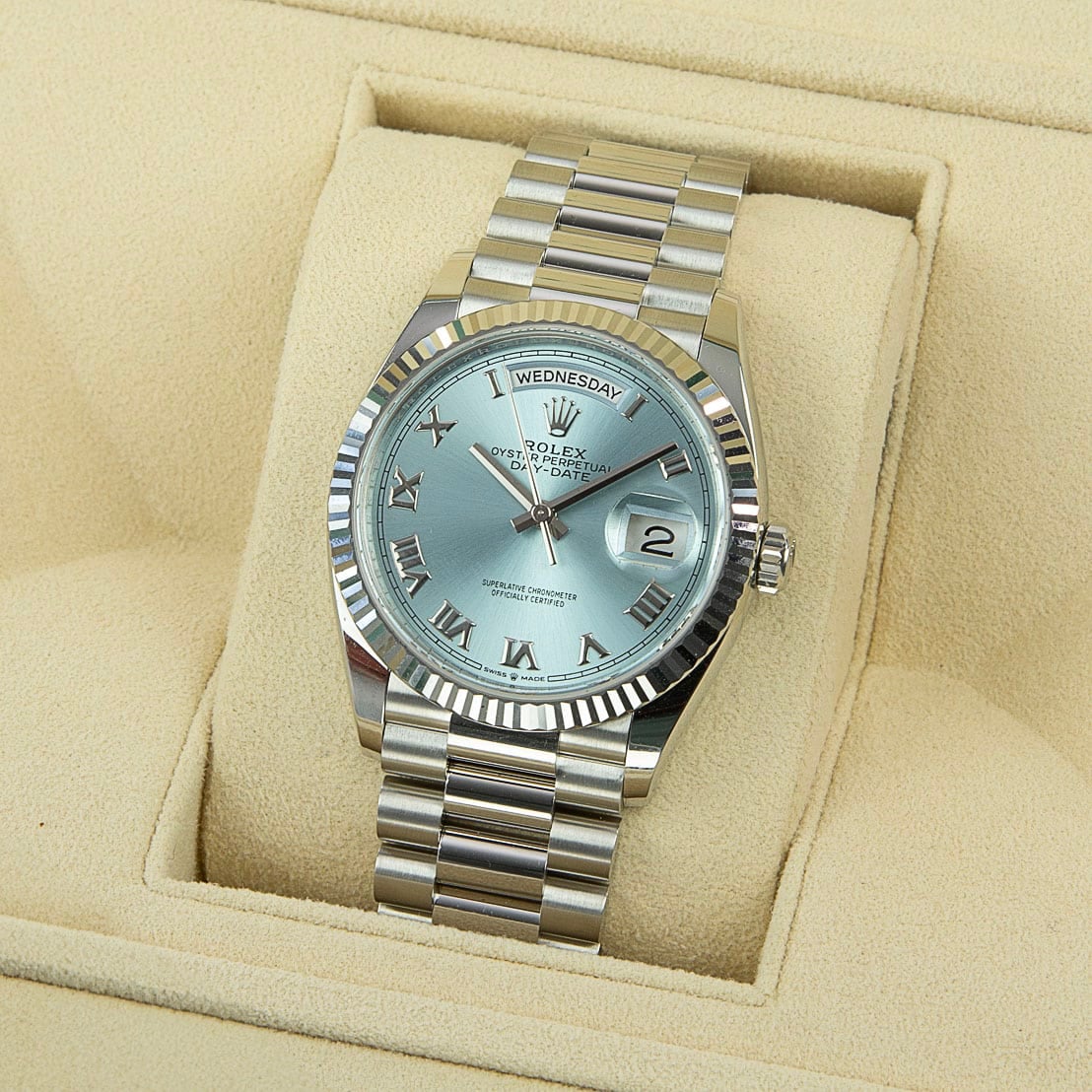 Rolex Oyster Perpetual Day-Date 36 Platinum Ice Blue 128236 Luxe