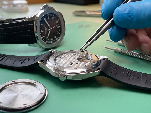 How Luxe Watches Approaches Watch Battery Replacement Cost